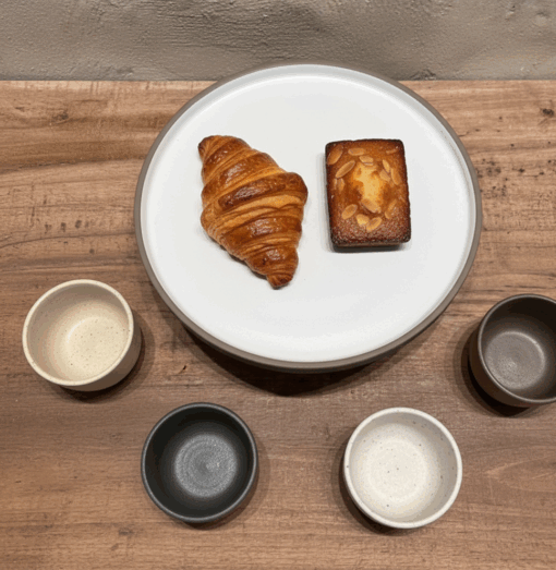 Oatmist Cake Stand - Image 3